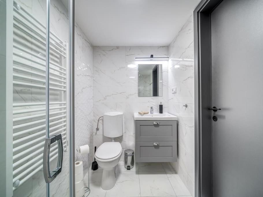 Loft 8 - Cozy Stylish With Parking דירה *